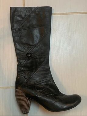 Jump For The People Born Tall Boots Button Detail 8